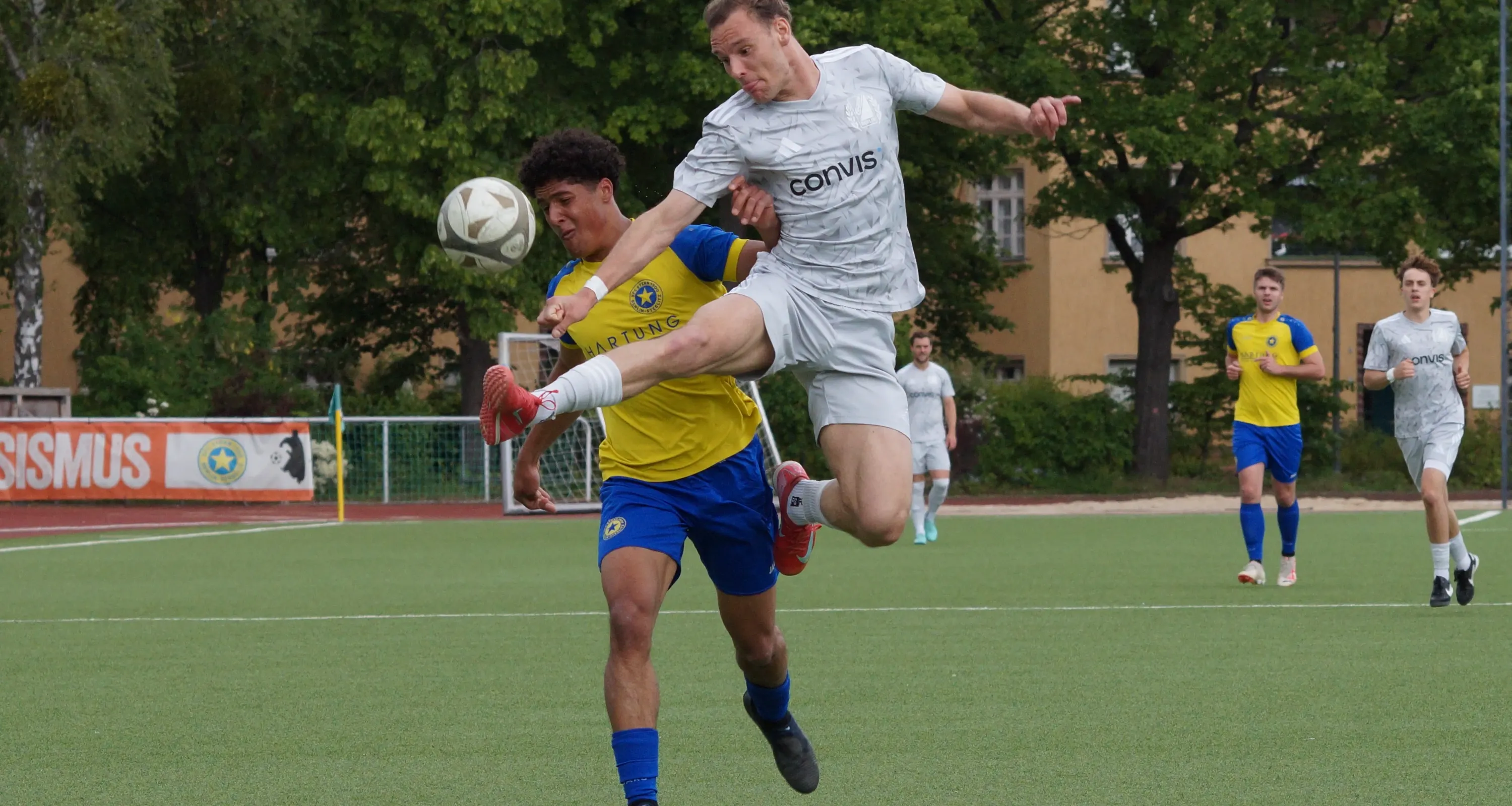 Grandiose Teamleistung: Stern ringt Empor nieder