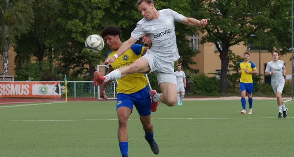 Grandiose Teamleistung: Stern ringt Empor nieder